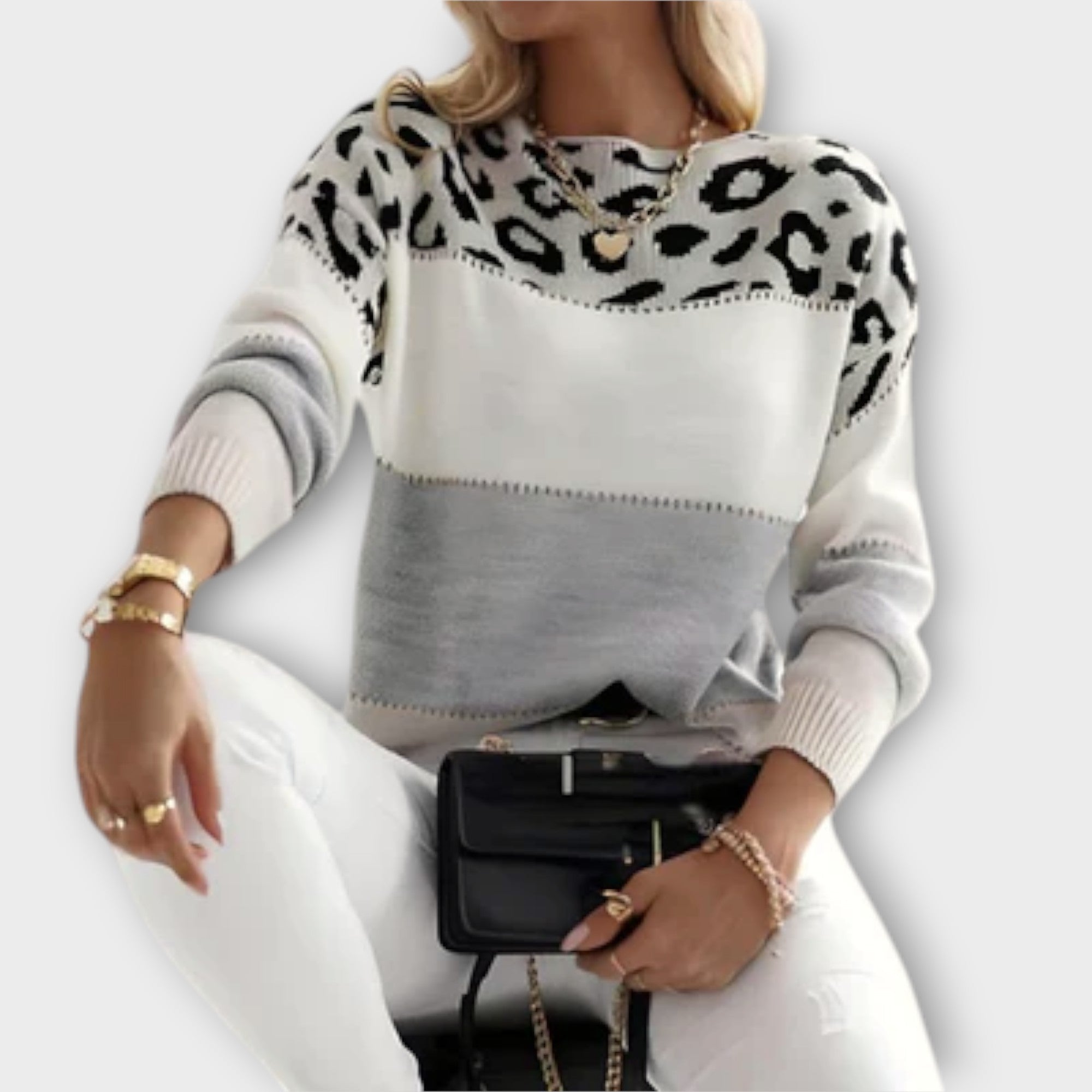 Chiara | Lässiger Pullover mit Leo-Design