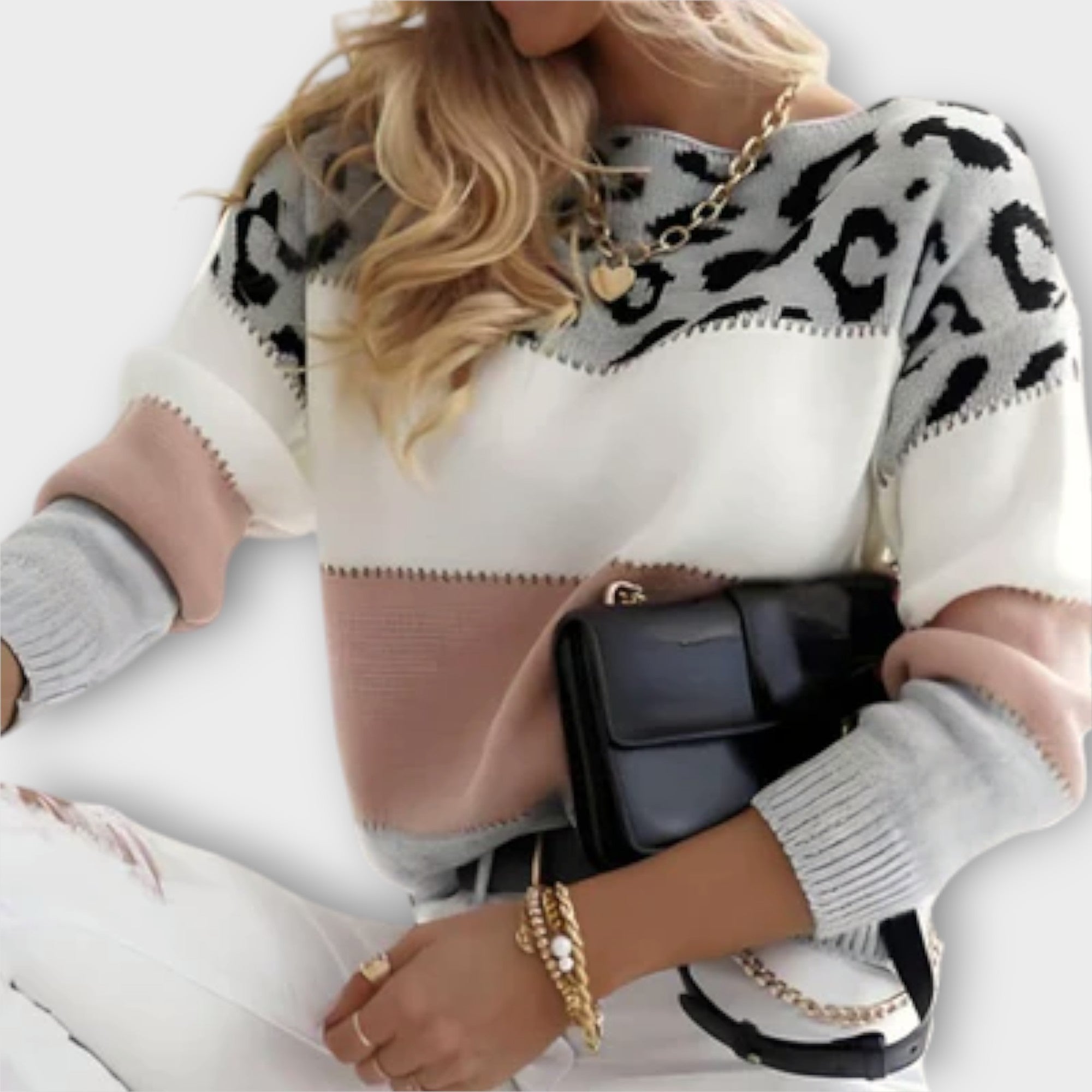 Chiara | Lässiger Pullover mit Leo-Design
